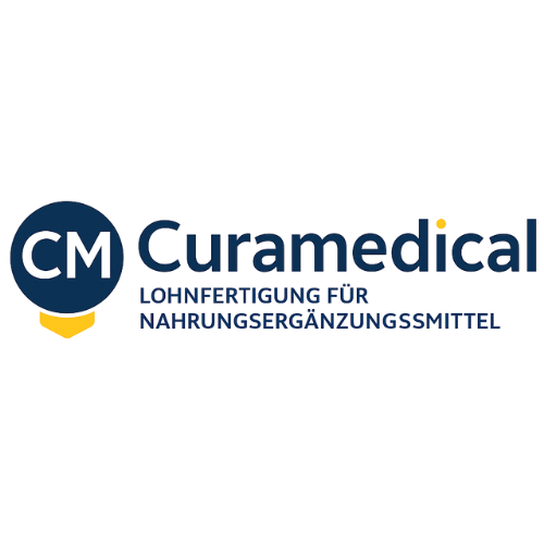 Curamedical Logo: dunkelblauer Kreis mit den weißen Buchstaben ‚CM‘ und gelbem Akzent unten, daneben der Schriftzug ‚Curamedical‘ mit gelbem Punkt über dem ‚i‘. Unterzeile: ‚Lohnfertigung für Nahrungsergänzungsmittel‘ – Symbol für Qualität und professionelle Lohnfertigung im Bereich Nahrungsergänzungsmittel.